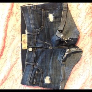 Low rise Hollister shorts